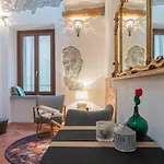 Apartment Tiny Loft With Jacuzzi *