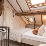 Tiny Loft With Jacuzzi Apartment *