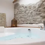 Daire Tiny Loft With Jacuzzi Bellano