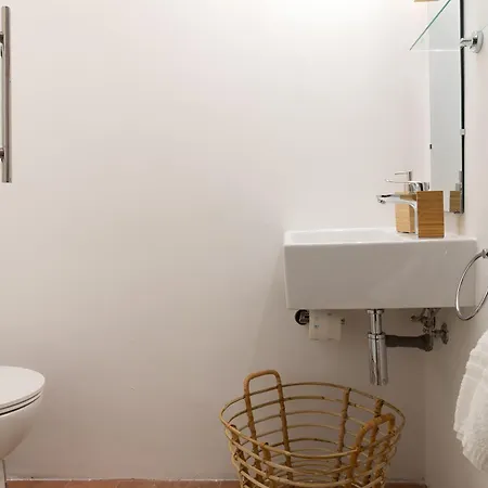 Tiny Loft With Jacuzzi *