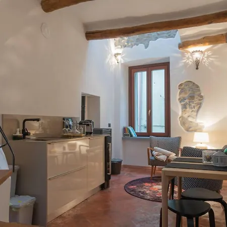 Tiny Loft With Jacuzzi