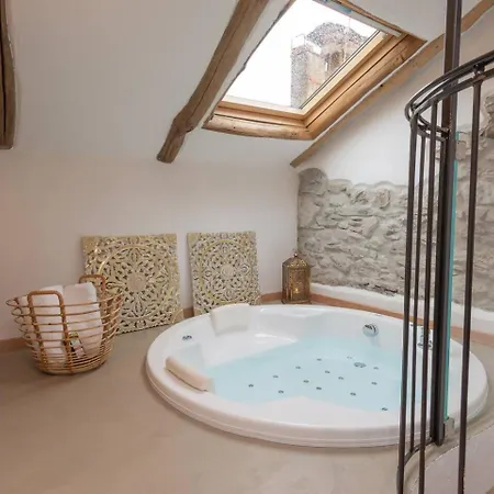 Daire Tiny Loft With Jacuzzi Bellano