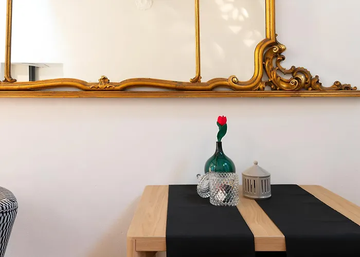 Tiny Loft With Jacuzzi דירה