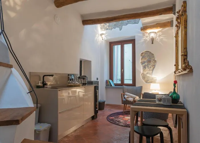 Tiny Loft With Jacuzzi