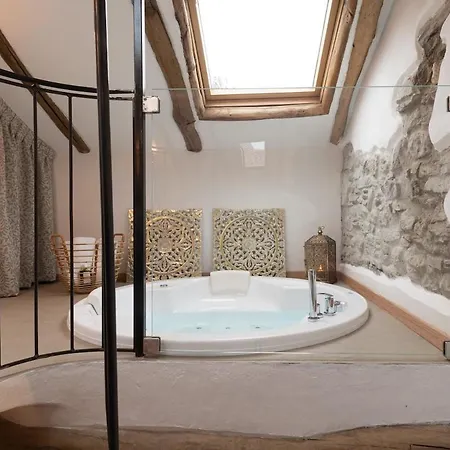 Tiny Loft With Jacuzzi Apartamento *