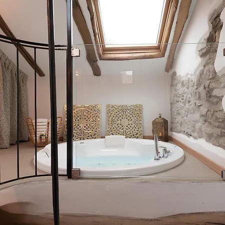 Daire Tiny Loft With Jacuzzi *