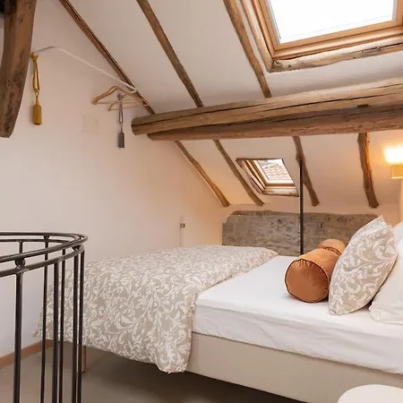 Tiny Loft With Jacuzzi 아파트 벨라노