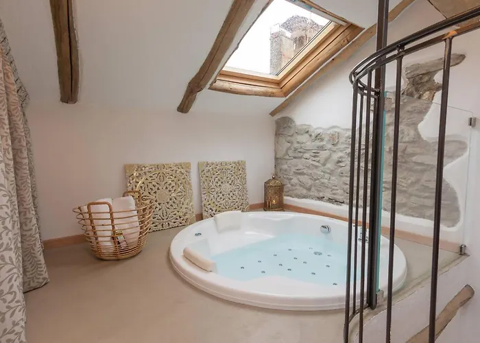 شقة Tiny Loft With Jacuzzi بيلانو