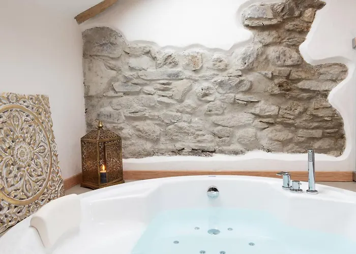 شقة Tiny Loft With Jacuzzi *